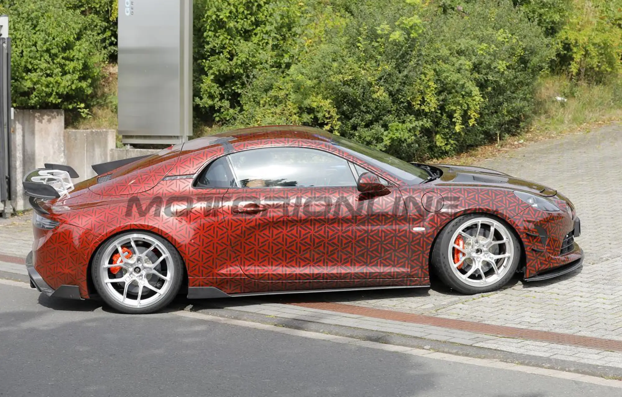 Alpine A110 estrema - Foto spia 08-08-2023 - 18