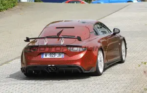 Alpine A110 estrema - Foto spia 08-08-2023 - 19