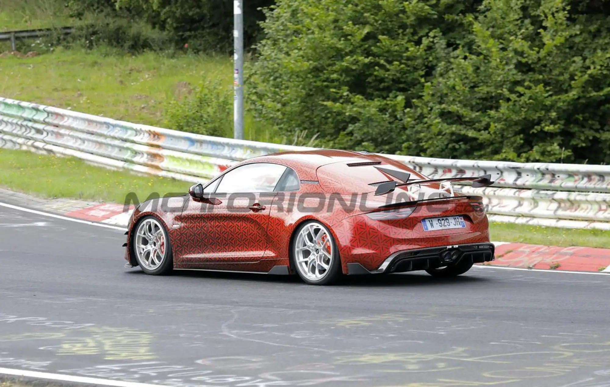 Alpine A110 estrema - Foto spia 08-08-2023 - 5