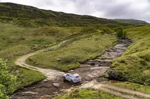 Mini Countryman 2024 Highlands scozzesi