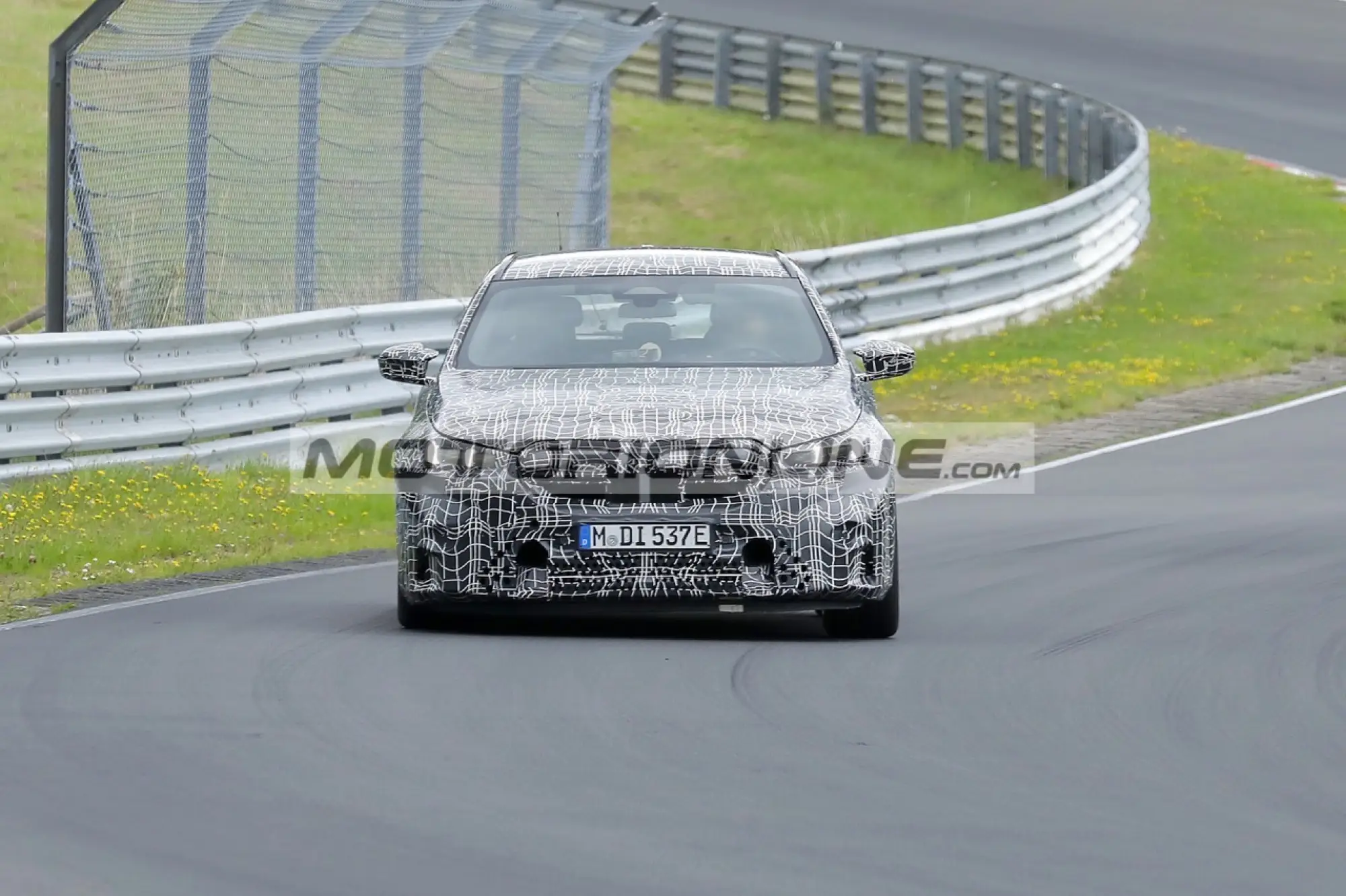 BMW M5 Touring - Foto spia 9-8-2023 - 2