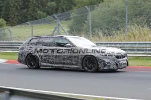 BMW M5 Touring - Foto spia 9-8-2023