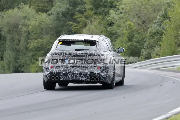 BMW M5 Touring - Foto spia 9-8-2023 - 13