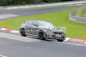 BMW M5 Touring - Foto spia 9-8-2023
