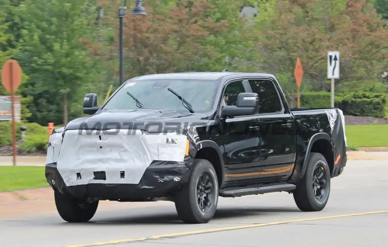 Ram 1500 Rebel 2025 - Foto spia 09-08-2023 - 1