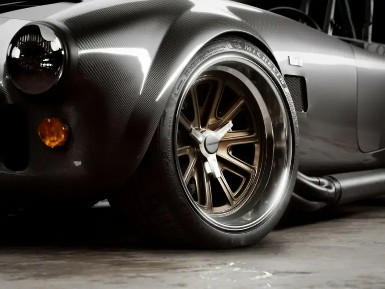 Shelby Cobra Diamond Edition - 12