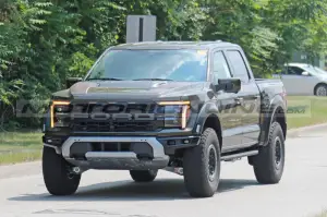 Ford F-150 Raptor 2024 - Foto Spia 12-08-2023
