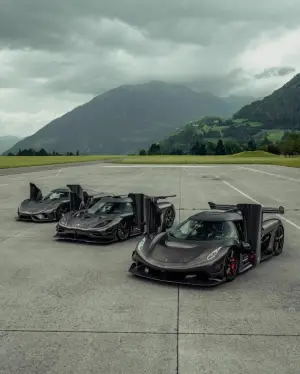 Koenigsegg Jesko, Regera e One:1 in carbonio - 7