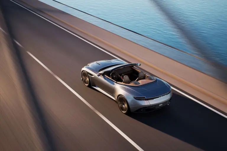 Aston Martin DB12 2024 - 17