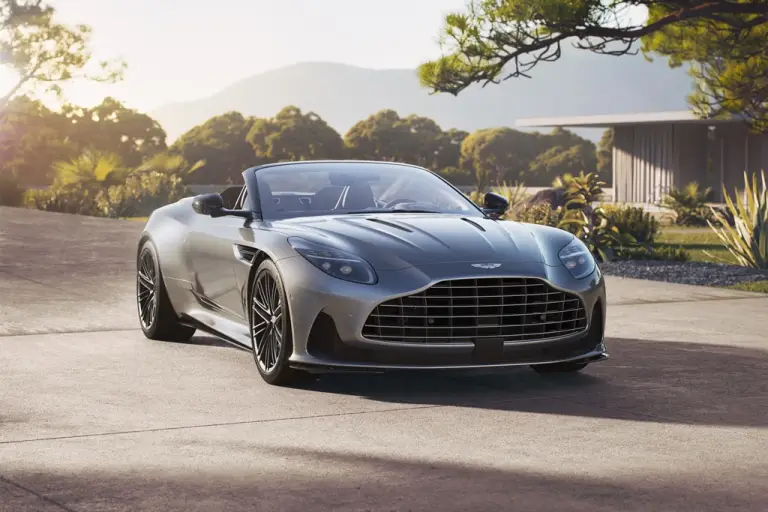 Aston Martin DB12 2024 - 7