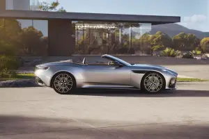 Aston Martin DB12 2024 - 4