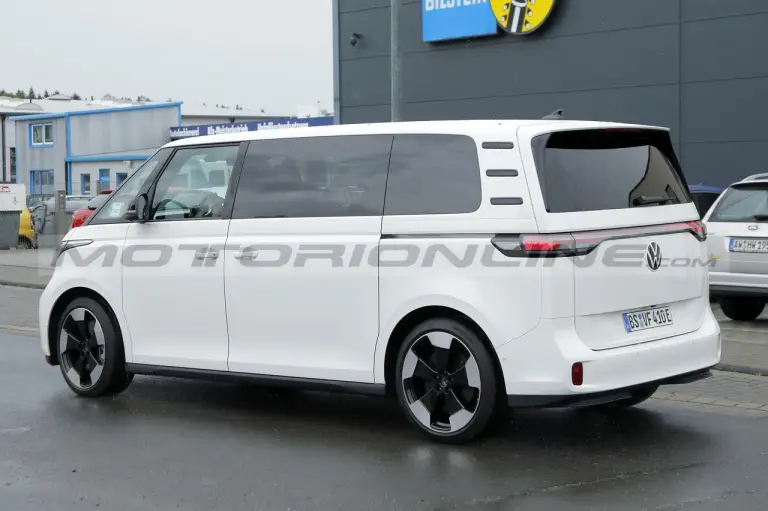 Volkswagen ID. Buzz GTX - Foto Spia 17-08-2023 - 7