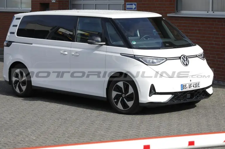 Volkswagen ID. Buzz GTX - Foto Spia 17-08-2023 - 13
