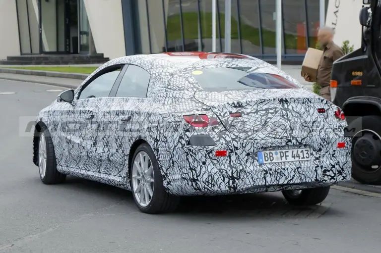 Mercedes EQA Sedan - Foto Spia 17-08-2023 - 9