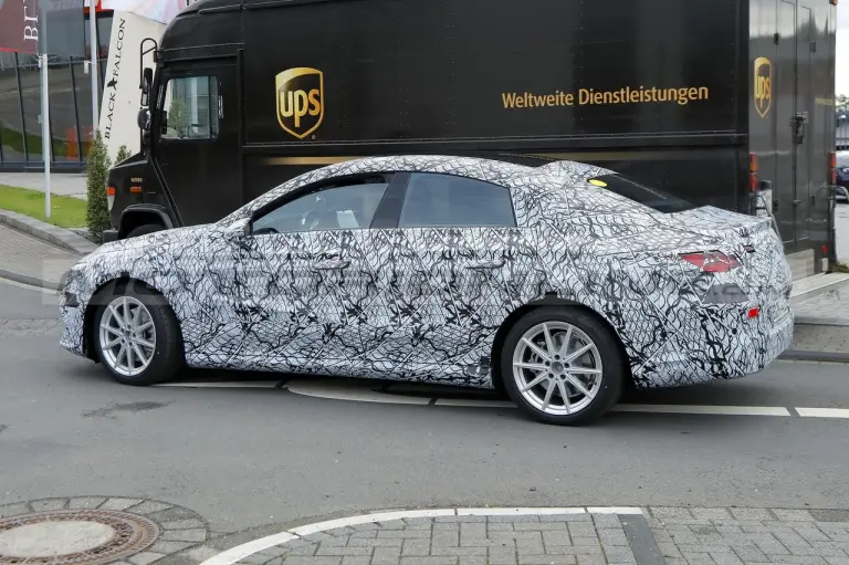 Mercedes EQA Sedan - Foto Spia 17-08-2023 - 7