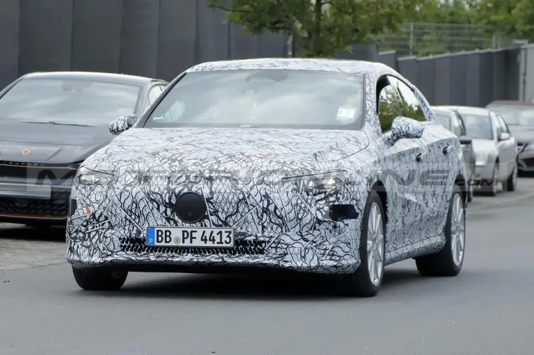 Mercedes EQA Sedan - Foto Spia 17-08-2023 - 1
