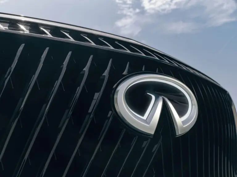 Infiniti QX Monograph - 18