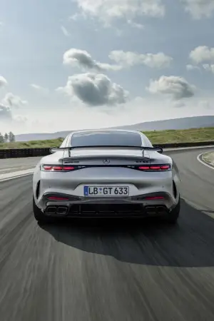 Mercedes-AMG GT 2024 - 16