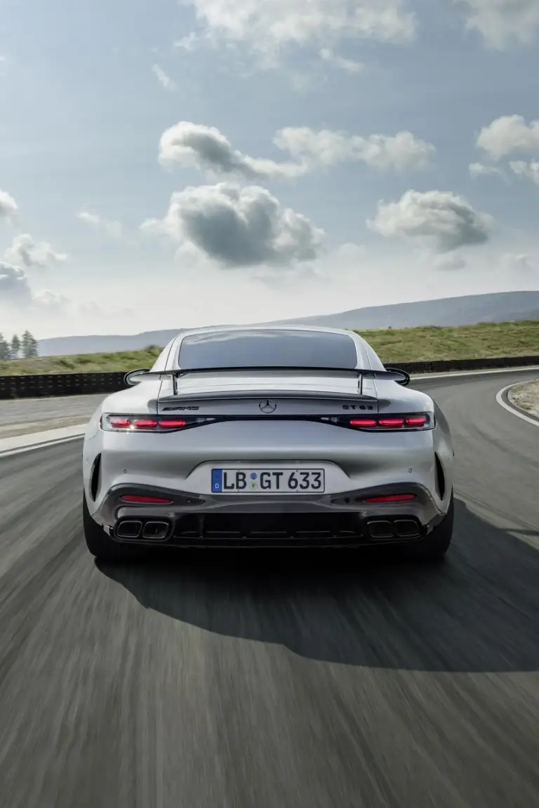 Mercedes-AMG GT 2024 - 16