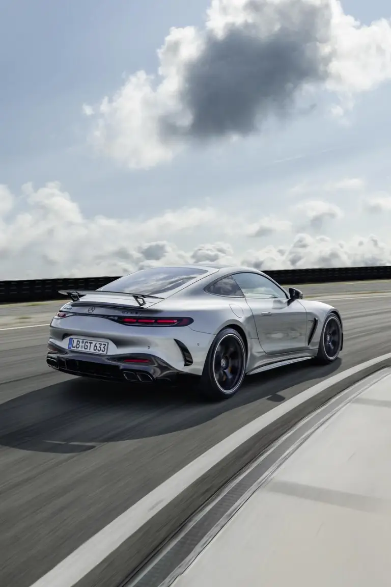 Mercedes-AMG GT 2024 - 15