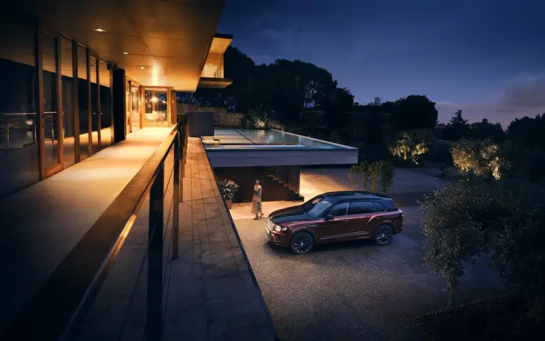 Bentley Bentayga EWB Mulliner - 15