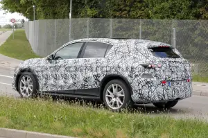 Mercedes EQC SUV - Foto Spia 22-08-2023 - 12