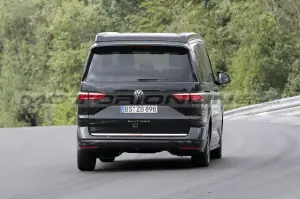 Volkswagen T7 California - Foto Spia 22-08-2023 - 6