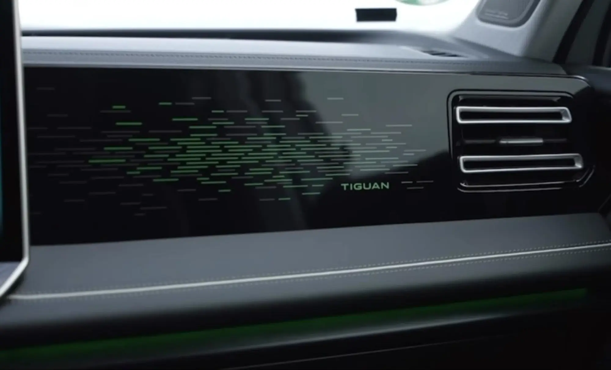 Volkswagen Tiguan 2024 anteprima - 8
