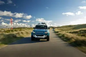 Land Rover Defender 90 Marine Blue Edition