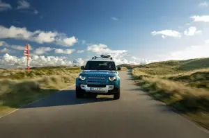 Land Rover Defender 90 Marine Blue Edition - 12