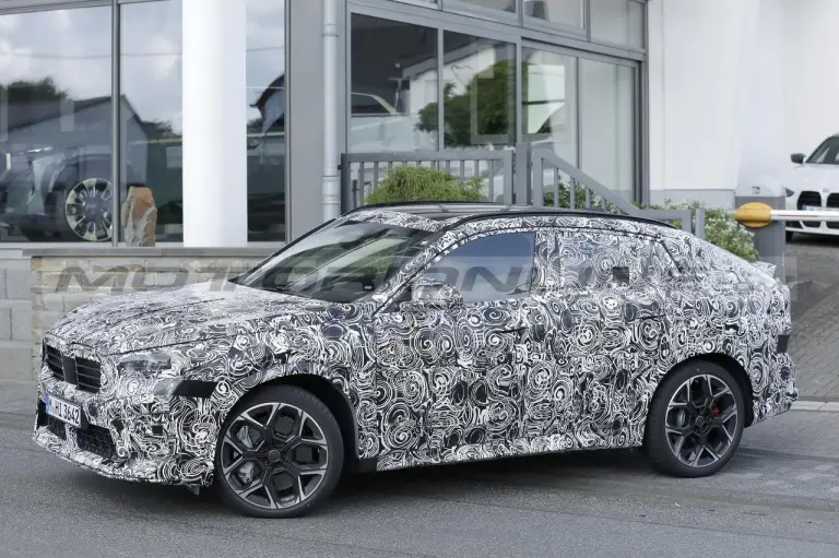 BMW X2 M35i 2024 - Foto Spia 25-08-2023 - 5