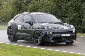Porsche Macan EV - Foto spia 28-8-2023