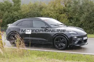 Porsche Macan EV - Foto spia 28-8-2023