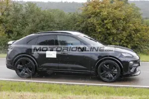 Porsche Macan EV - Foto spia 28-8-2023