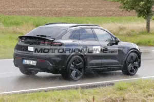 Porsche Macan EV - Foto spia 28-8-2023