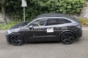 Porsche Macan EV - Foto spia 28-8-2023