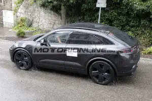 Porsche Macan EV - Foto spia 28-8-2023 - 15