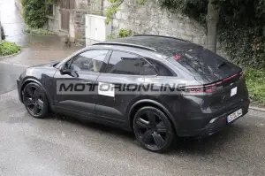 Porsche Macan EV - Foto spia 28-8-2023