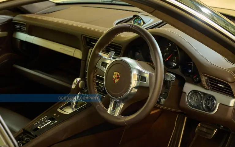 Porsche 911 Club Coupe 2012 asta - 21
