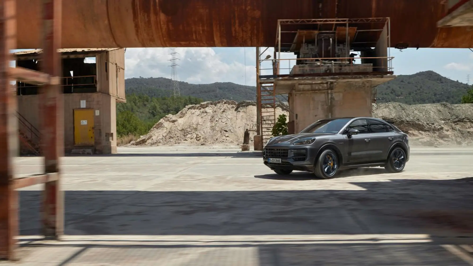 Porsche Cayenne Turbo E-Hybrid 2024 - 17