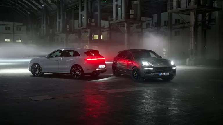 Porsche Cayenne Turbo E-Hybrid 2024 - 8