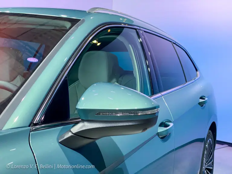 Volkswagen Passat Variant 2024 - Foto dal vivo - 11