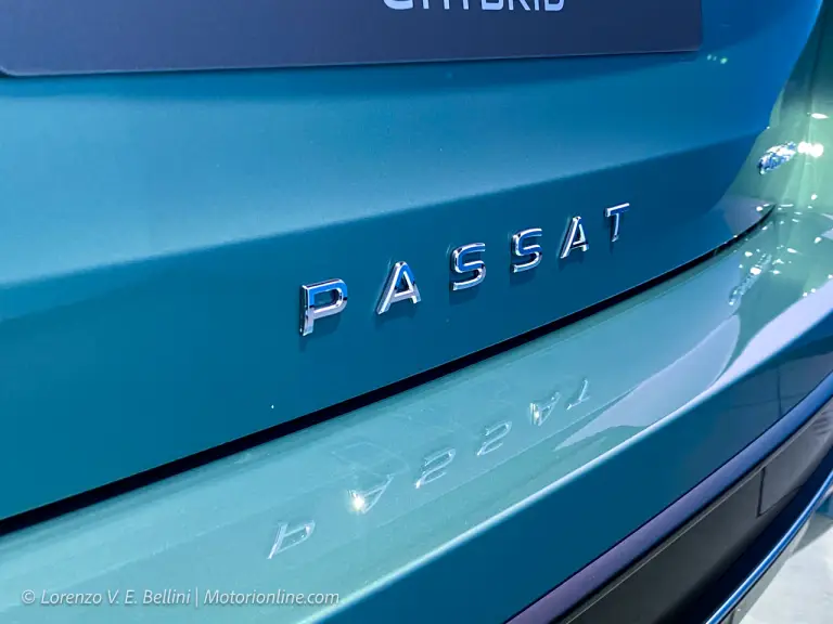 Volkswagen Passat Variant 2024 - Foto dal vivo - 12