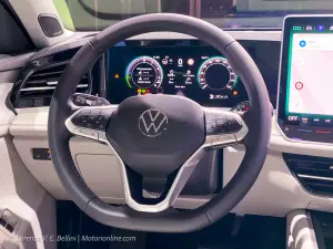 Volkswagen Passat Variant 2024 - Foto dal vivo - 20