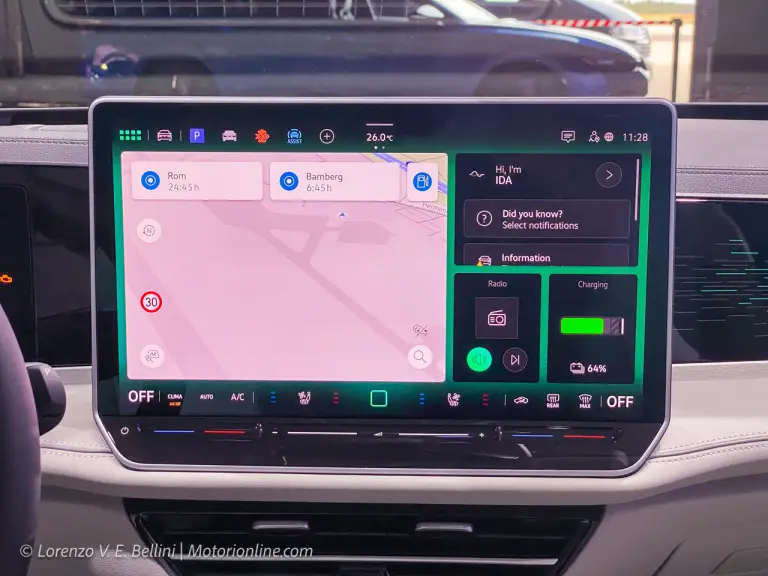 Volkswagen Passat Variant 2024 - Foto dal vivo - 24