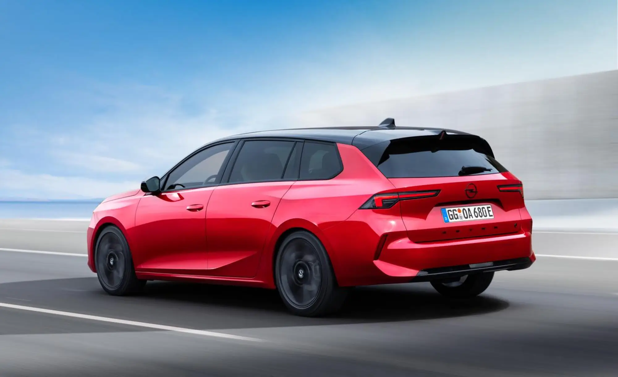 Opel Astra Sports Tourer Electric Europa - 2