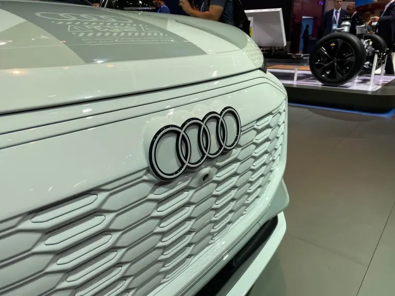 Audi Q6 e-tron prototype - Salone di Monaco 2023 - 3