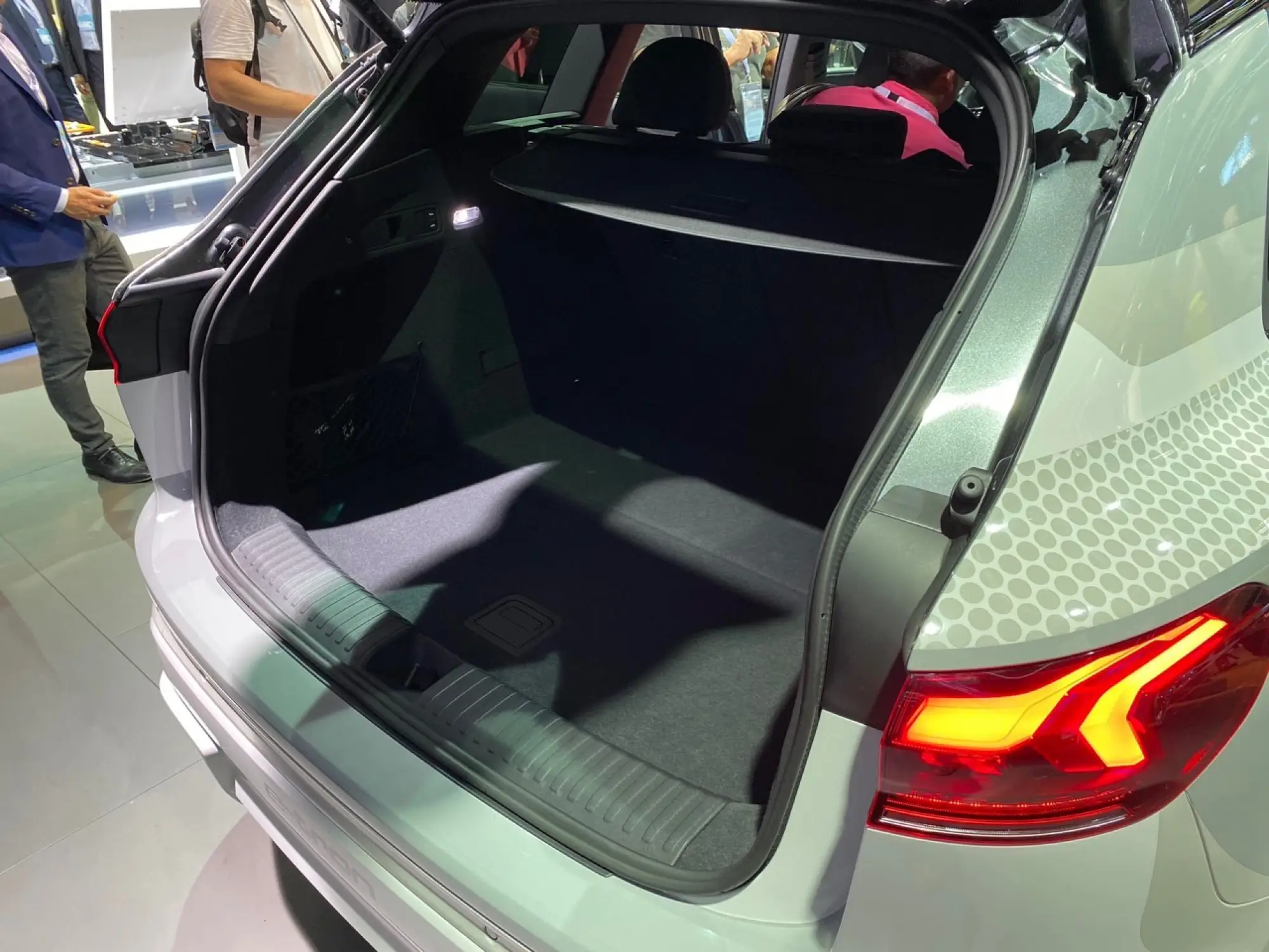Audi Q6 e-tron prototype - Salone di Monaco 2023 - 7