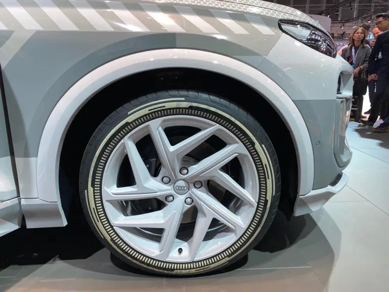 Audi Q6 e-tron prototype - Salone di Monaco 2023 - 14