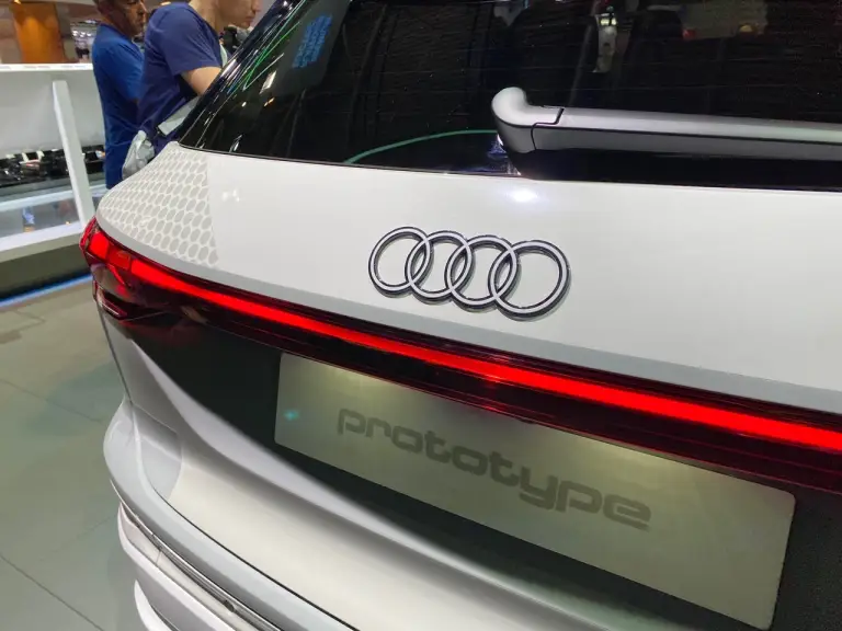 Audi Q6 e-tron prototype - Salone di Monaco 2023 - 16